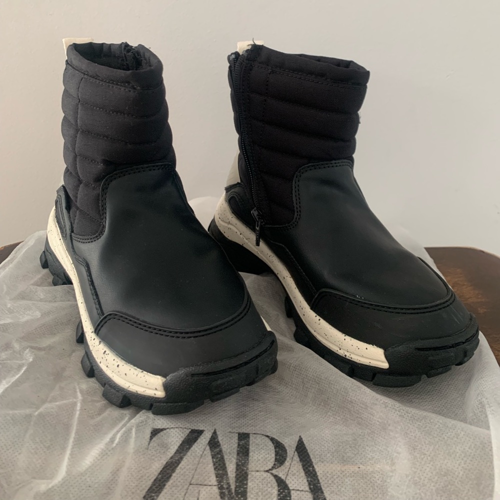 NWOT! Zara kid boots